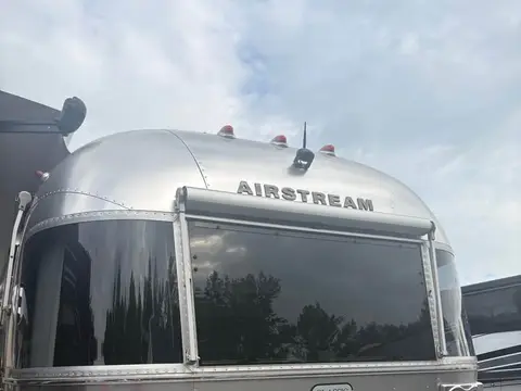 2021 Airstream Classic 30RB — photo 3