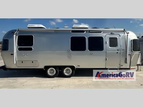 2019 Airstream International Serenity 28RB Twin — photo 3