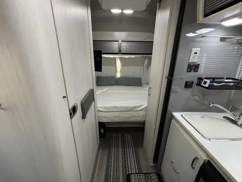 2018 Airstream Sport 16RB — photo 4