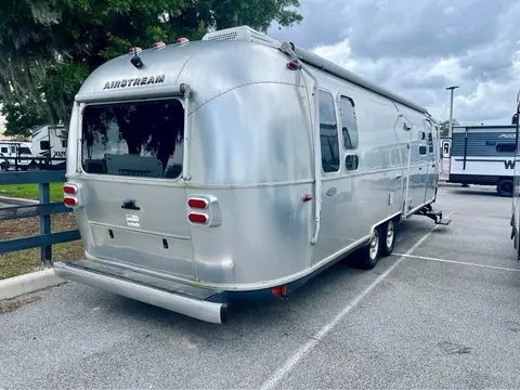 2016 Airstream Flying Cloud 30FB — photo 2
