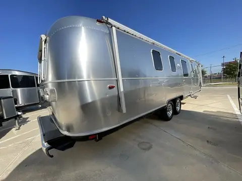 2019 Airstream Classic 33FBQ — photo 2