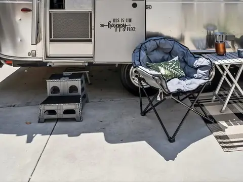 2018 Airstream International Signature 25FB Twin — photo 1
