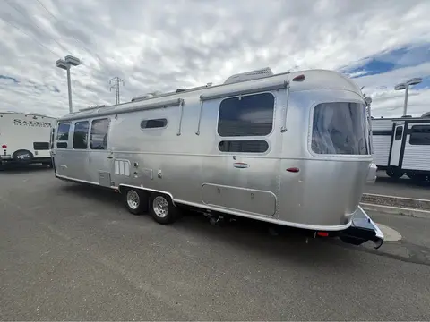 2019 Airstream International Serenity 30RB Twin — photo 2