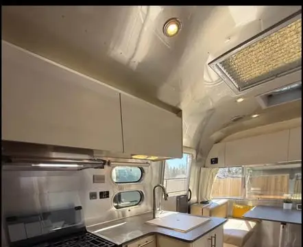 2023 Airstream Flying Cloud — photo 3