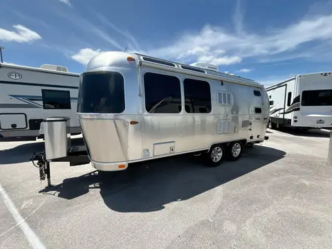 2018 Airstream Flying Cloud 23CB — photo 5