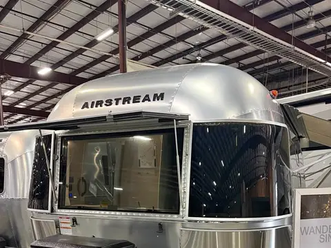 2026 Airstream Caravel 16RB — photo 1