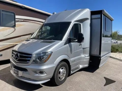 2019 Airstream Atlas murphy suite — photo 3