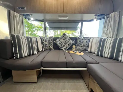 2018 Airstream Flying Cloud — photo 2