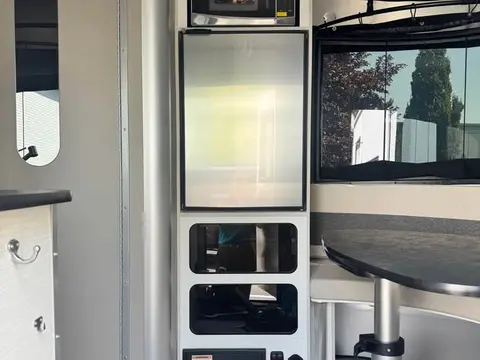 2026 Airstream Basecamp Xe — photo 3