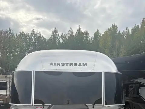 2021 Airstream Classic 30RB — photo 4