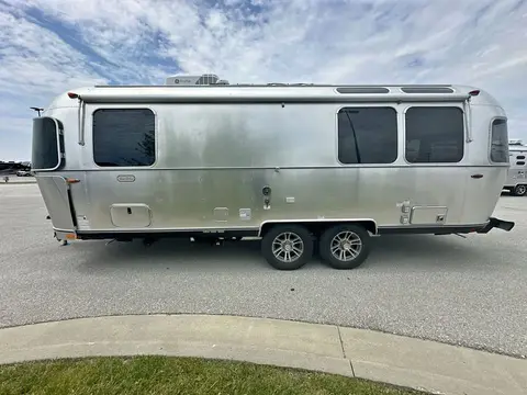2025 Airstream Tradewind 25FB — photo 1