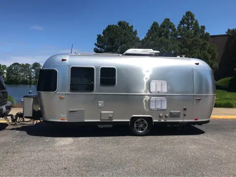 2018 Airstream Bambi Sport 22FB — photo 4