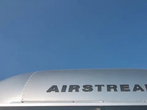 2024 Airstream Flying Cloud 30RB Twin; — photo 4