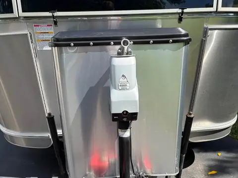 2019 Airstream International — photo 3
