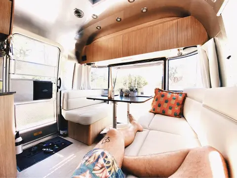 2020 Airstream Flying Cloud — photo 2