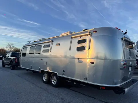 2021 Airstream Flying Cloud 30FB — photo 4
