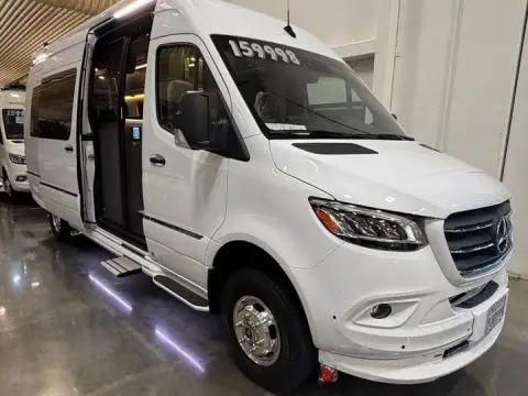 2023 Airstream Interstate 24GT — photo 2