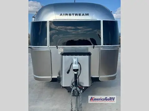 2019 Airstream International Serenity 28RB Twin — photo 1