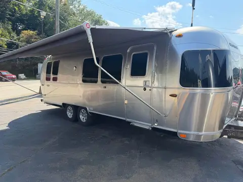 2017 Airstream Flying Cloud 28FC — photo 2