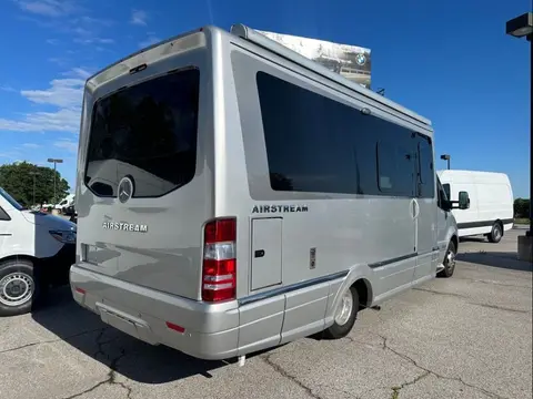 2020 Airstream Atlas — photo 3
