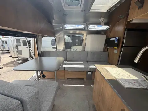 2026 Airstream Tradewind 25FB — photo 5