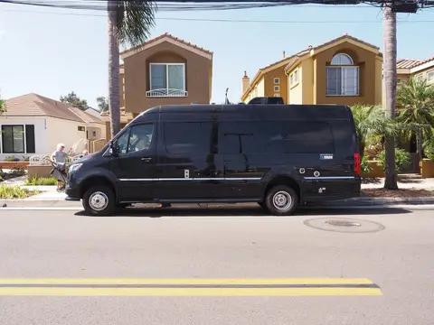 2023 Airstream Tommy Bahama 24GT — photo 2