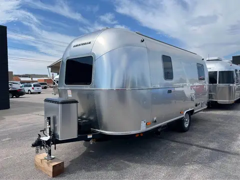 2026 Airstream World Traveler — photo 4