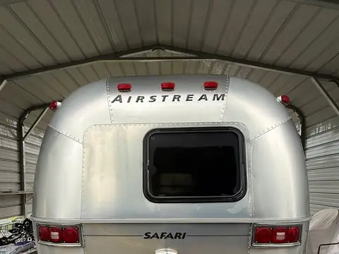 2002 Airstream Safari 19 ft — photo 3