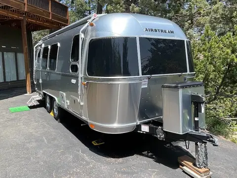 2022 Airstream Flying Cloud — photo 3