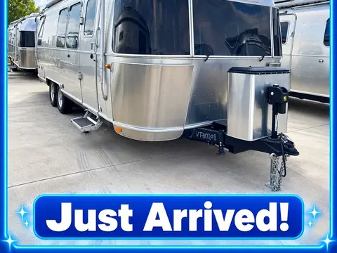 2018 Airstream International Serenity 28RB — photo 1