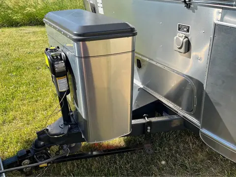 2014 Airstream Flying Cloud 27FB — photo 5