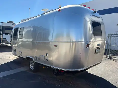 2021 Airstream Bambi 22FB — photo 3