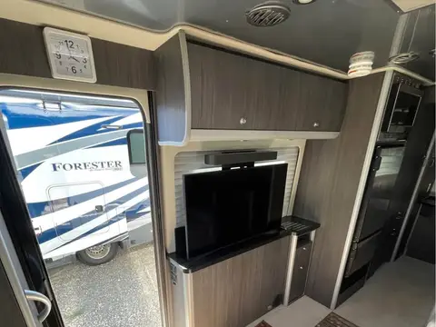 2022 Airstream Atlas — photo 5