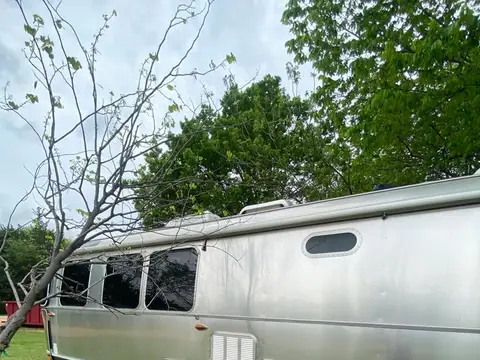 2016 Airstream Classic 30 — photo 2