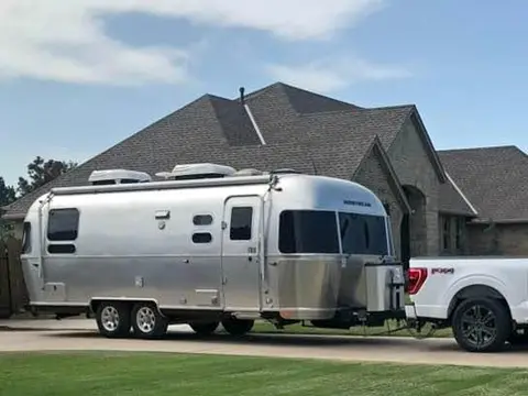 2017 Airstream Flying Cloud 25 ft — photo 1