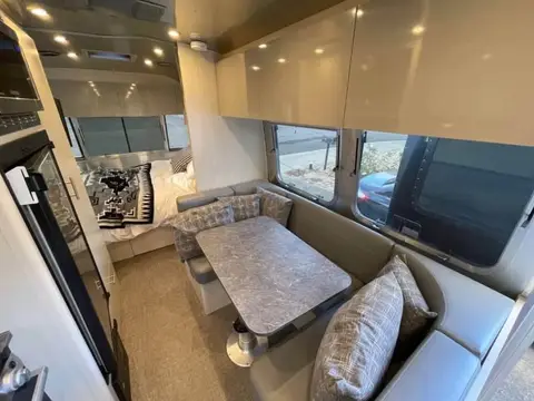 2021 Airstream Flying Cloud 23 ft — photo 5