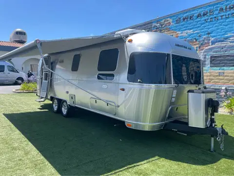 2026 Airstream Flying Cloud 27FB — photo 5
