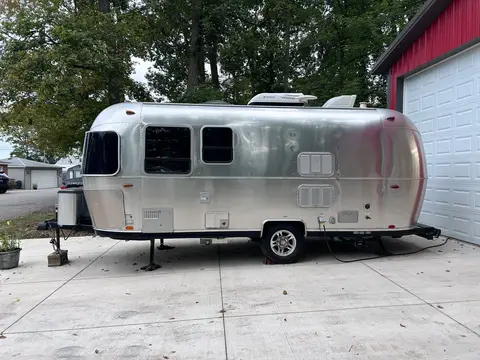 2016 Airstream Bambi 22FB Sport — photo 3