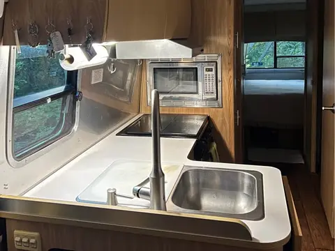2006 Airstream Safari LS Slide Out 75th Anniversary 28 ft — photo 4
