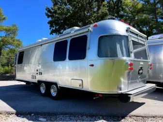2027 Airstream International 27FQB; — photo 3