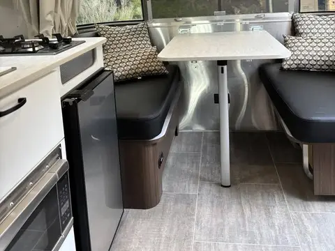 2021 Airstream Caravel 16RB — photo 3
