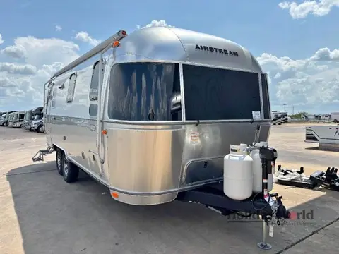 2027 Airstream Tradewind 25FB — photo 1