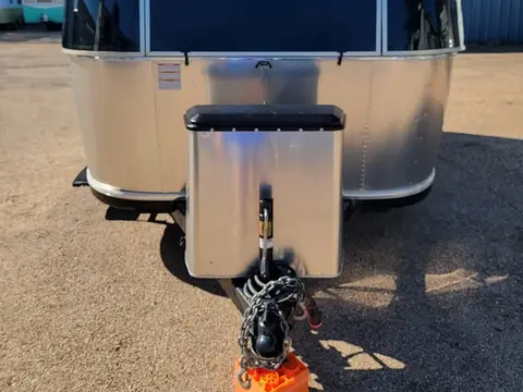 2019 Airstream Bambi 16RB — photo 2
