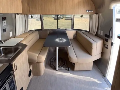 2017 Airstream Flying Cloud m 19 — photo 5