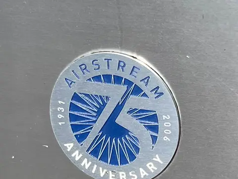 2007 Airstream International 25 ft — photo 2