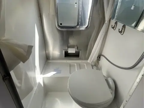 2018 Airstream Bambi 16RB — photo 4