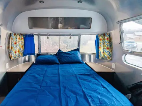 2012 Airstream International Signature 27ft QFB 27 ft — photo 2