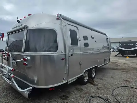 2018 Airstream Flying Cloud — photo 2