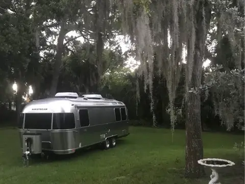 2021 Airstream Globetrotter — photo 1