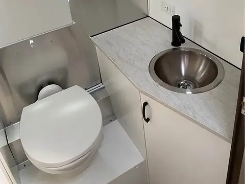 2021 Airstream Caravel FB — photo 5